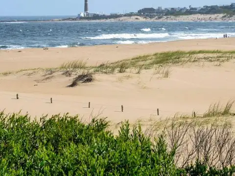 Terreno en venta sobre el mar a 3' de Jose Ignacio
