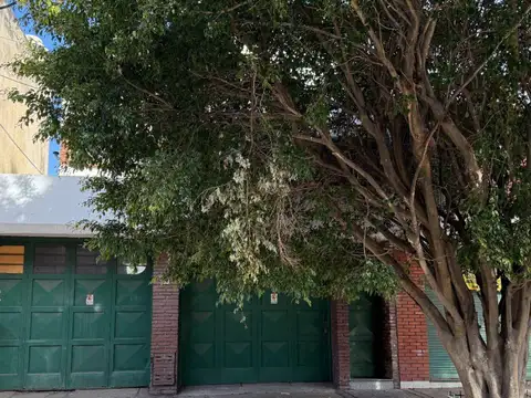 Galpón con departamento, oficina y depósito, en Venta en Ciudadela