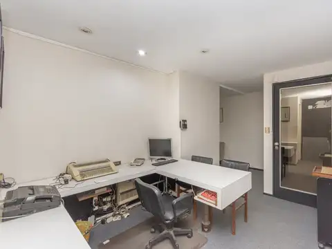 Oficina 4 ambientes con 3 baños