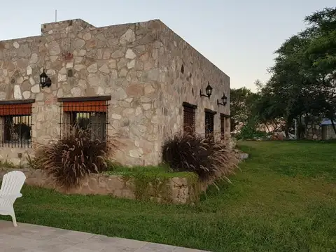 VENTA CASA DISEÑO 2HAS CHACRA LOS MOLLES LA GRANJA