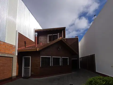 Casa en Venta en Valentin Alsina, USD 250.000