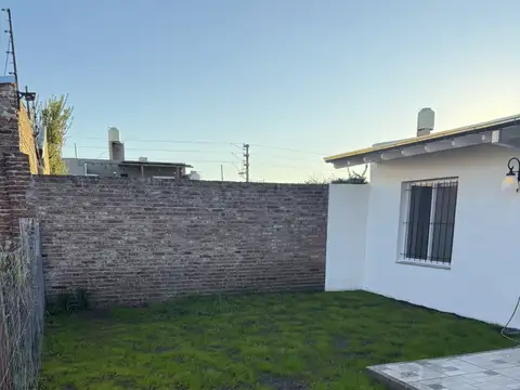 Depto Tipo Casa en Alquiler de 2 ambientes