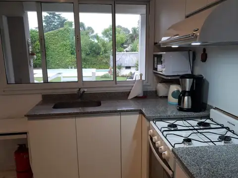 Casa en Alquiler con 1 cochera