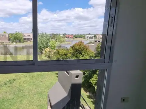 Dean funes 2000, Piso 0