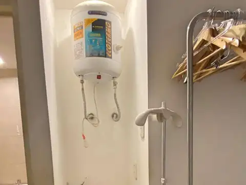 Vendo Local 32m2 c/blindex cortina aire