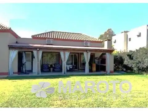 CASA EN VENTA EN BARRIO PRIVADO SAN LUCAS - APTA A CREDITO - MAROTO PROPIEDADES-