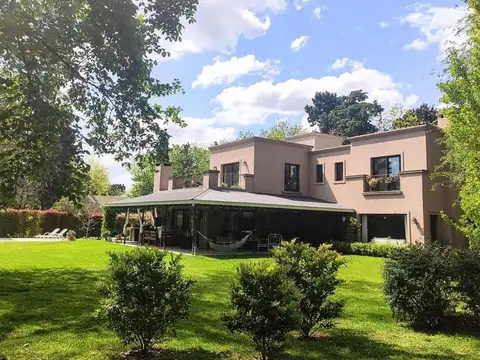 Casa en Alquiler Temporal en Bella Vista, USD 5.500