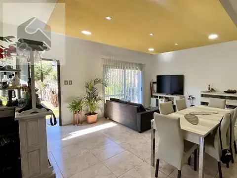 CASA 2 DORMITORIOS 1 BAÑO Y HERMOSO PATIO 60091373 PHO9589412