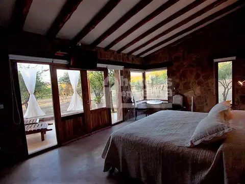 Hotel en Venta 8 Hab - 16 Plazas Nono - Córdoba