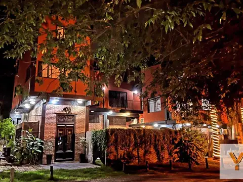Edificio Comercial en venta - 4 Departamentos 2 Locales - 500Mts2 - Canning