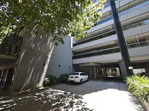 Hermoso balcón aterrazado al frente