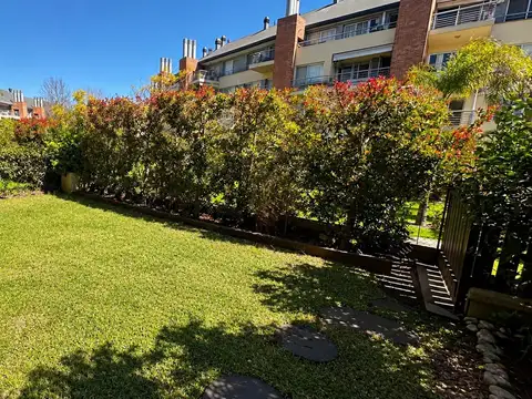 Impecable departamento de 2 ambientes con jardín y parrilla!