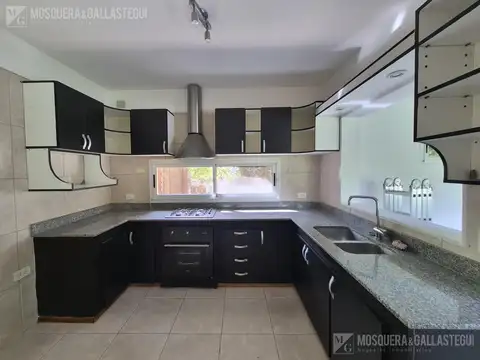 Casa en Venta en San Isidro Labrador, USD 320.000