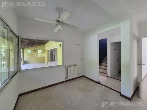 Casa en Venta con 6 cocheras