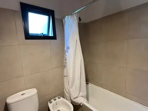 Casa en Alquiler Temporal con 2 cocheras