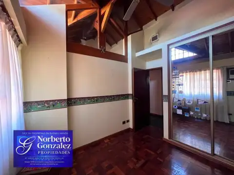 Casa 5 ambientes con 2 baños