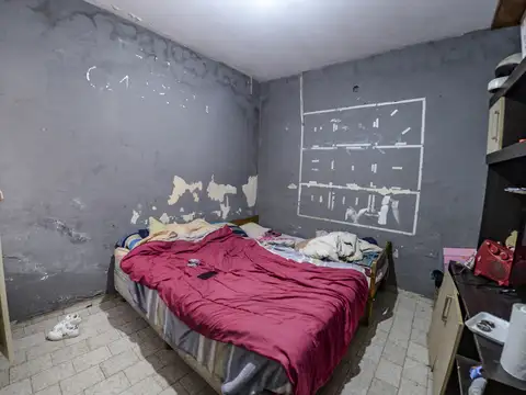 CASA A RECICLAR CON GALPÓN INTERNO