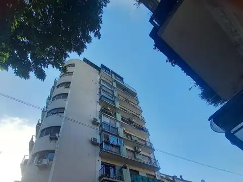 Dto. de 2 ambientes chico con balcon - SAn Telmo