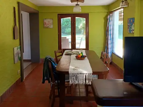 Excelente Quinta con pileta en El Cazador - Dalias e Irupe