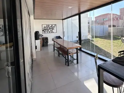 CASA EN VENTA 3 DORMITORIOS CON PILETA  EN DOCTA ETAPA 2