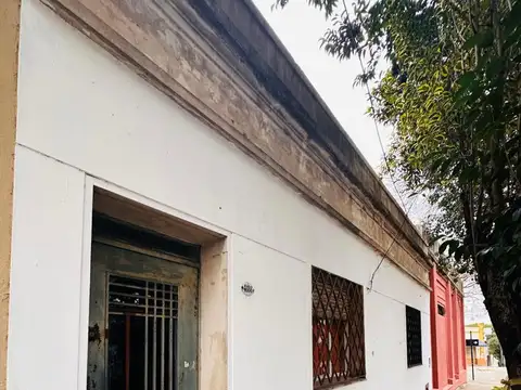 LOTE con dos PH en VILLA LUGANO