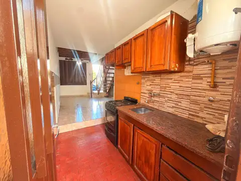 Depto Tipo Casa en Alquiler en Villa Luzuriaga, $ 400.000