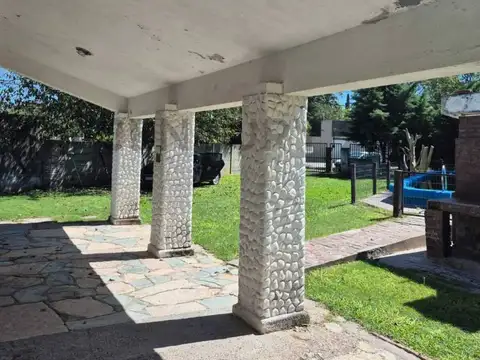 Las Rosas 100, Piso 0