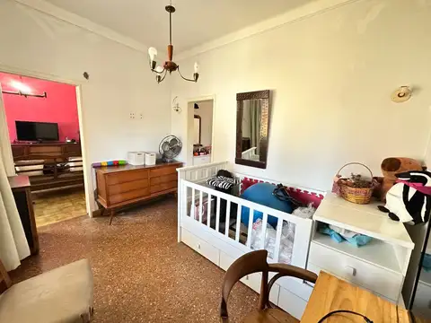 CASA 3 AMBIENTES CON JARDÍN Y COCHERA