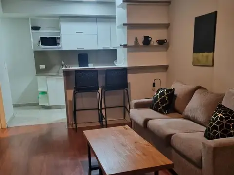 Luis María Campos 300