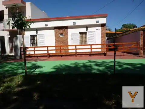 Avenida Bartolomé Mitre e/ Duhau y Rivadavia