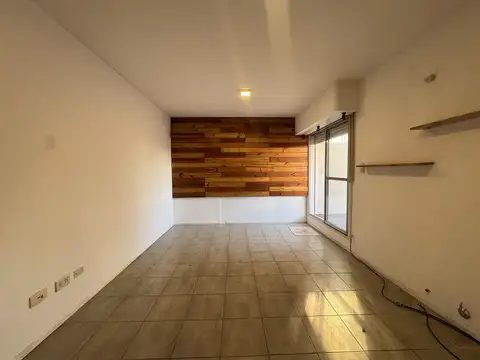 Departamento monoambiente con patio en venta Centro Rosario