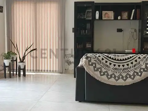 Casa 5 ambientes con 1 baño