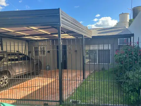 Casa en venta - 3 Dormitorios 1 Baño - Cocheras - 415Mts2 - Berazategui