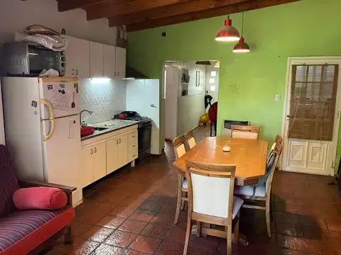 Casa 4 ambientes con 1 baño