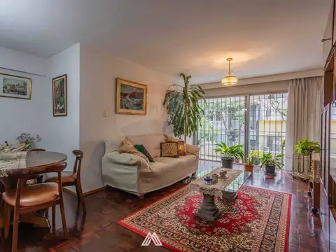 Apartamento Pocitos 3 dormitorios, cochera amplia.