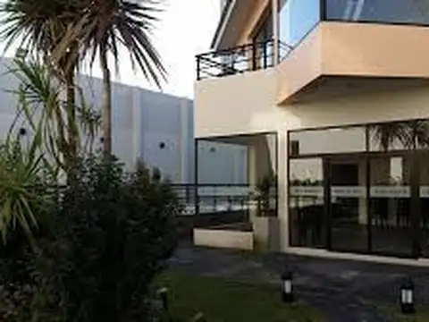 Depto Tipo Casa en Venta en Valentin Alsina, USD 250.000