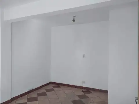 Carlos D Nicora 100, Piso 1