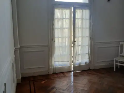 Avenida Hipólito Yrigoyen 1900, Piso 5