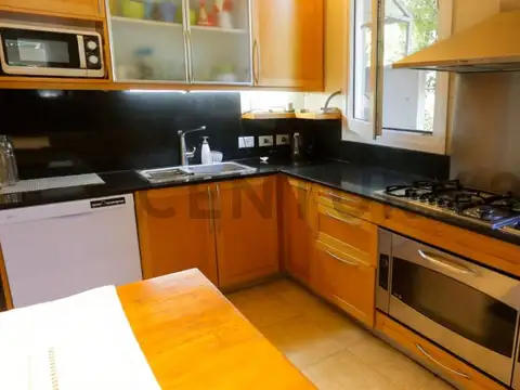 Casa en Venta con 4 cocheras