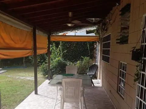 Los Tulipanes 3748 100