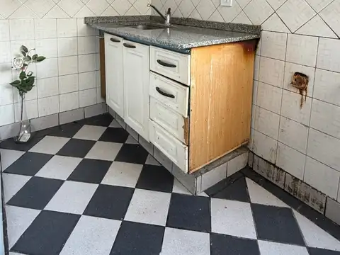 Departamento de 3 Ambientes Contra frente  con Ventanas Luminoso, en San Telmo