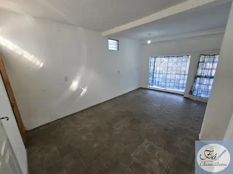 B° El Hornero, Mza-8, 100