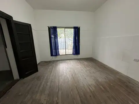 Depto Tipo Casa en Alquiler con 1 cocheras
