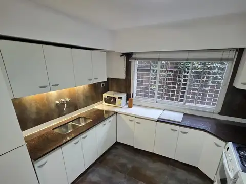 Casa en centro Funes, a metros de Ruta9,  984m2 terreno