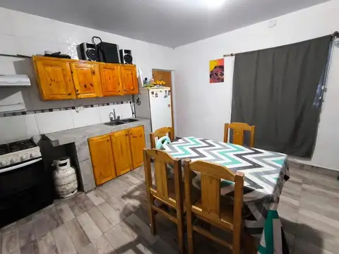 Casa 5 ambientes con 1 baño