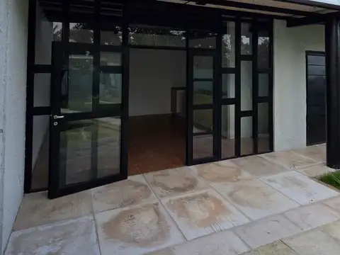 Casa 2 ambientes con 1 baño
