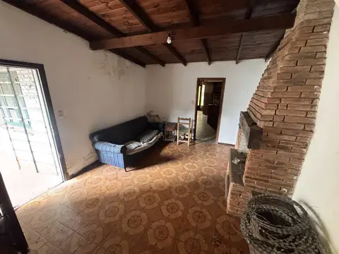Casa 3 ambientes con 1 baño