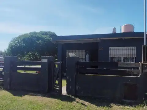 Casa en venta - 2 Dormitorios 1 Baño - Santa Clara del Mar