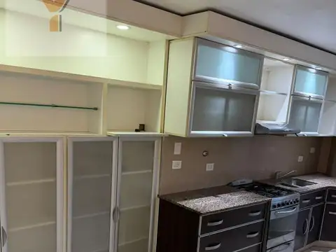 Depto Tipo Casa en Alquiler de 5 ambientes