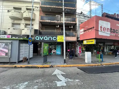 LOCAL SOBRE AVDA. MITRE FTE. PZA ALSINA